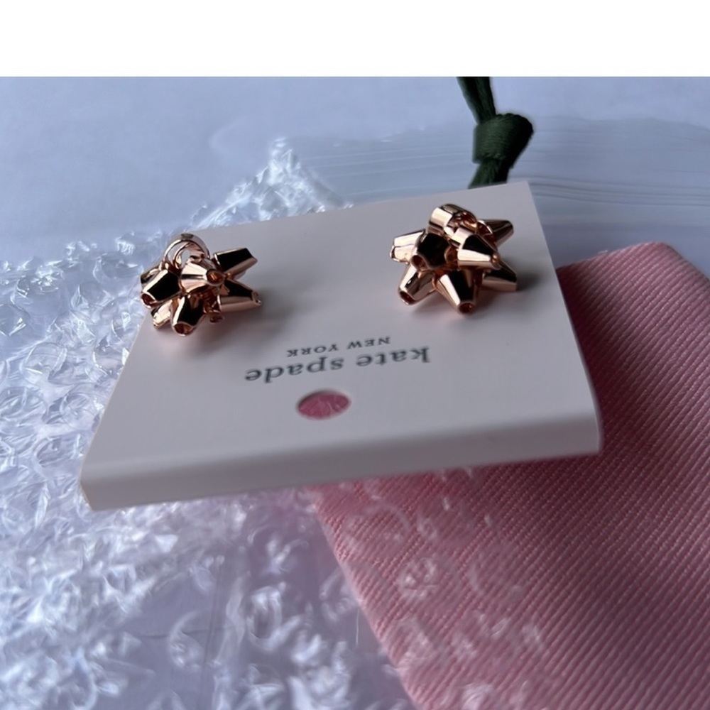 CLEARANCE🆕kate spade♠️Bourgeois ROSE GOLD Classic HOLIDAY Bow Stud Earrings - Picture 5 of 8